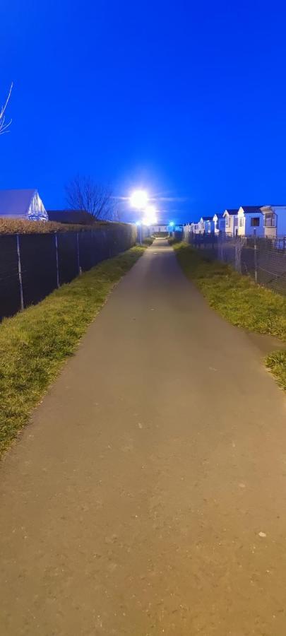 Przytulny Domek Holenderski Z Podgrzewanym Odkrytym Basenem Do Dyspozycji Gosci De Haan Exterior foto