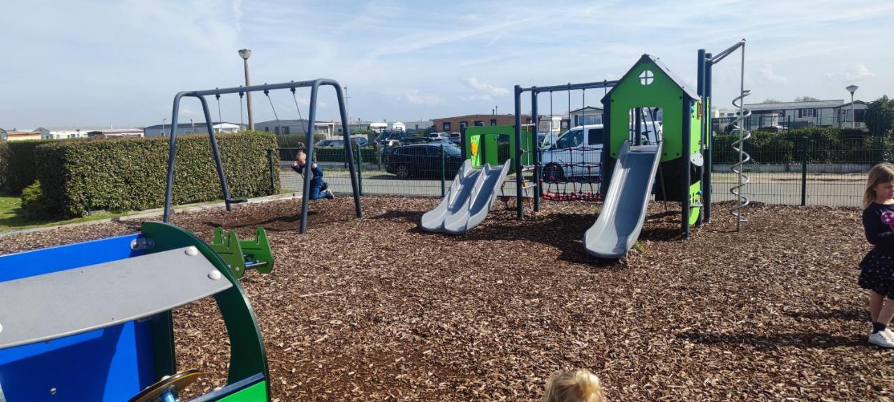 Przytulny Domek Holenderski Z Podgrzewanym Odkrytym Basenem Do Dyspozycji Gosci De Haan Exterior foto